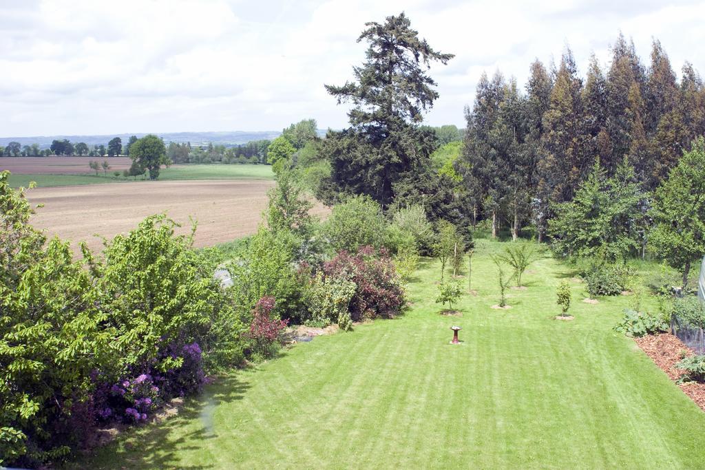 La Nesliere Chambres D'Hotes Bio Saint-Symphorien-des-Monts Exterior foto